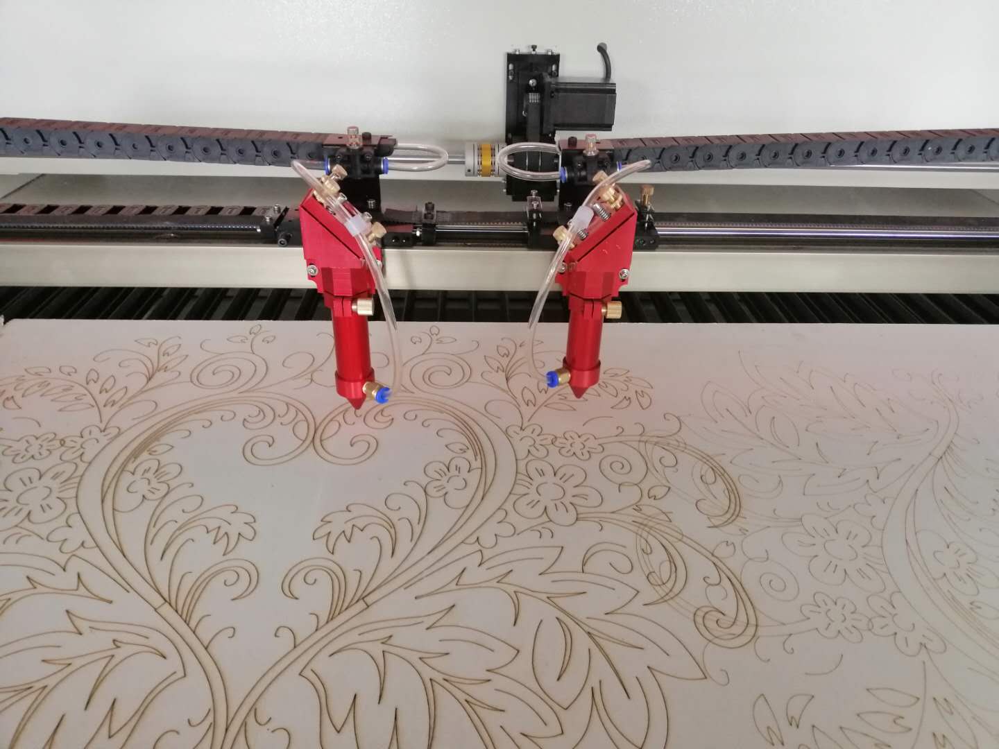 關(guān)于廣告工藝品亞克力材料用激光切割機(jī)雕刻的參數(shù)設(shè)置！