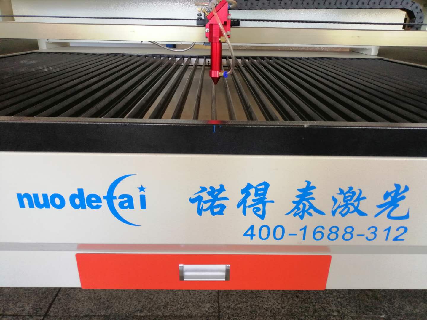 竹木制品旋轉(zhuǎn)激光切割機(jī)的一個(gè)工作原理？?jī)r(jià)格如何！