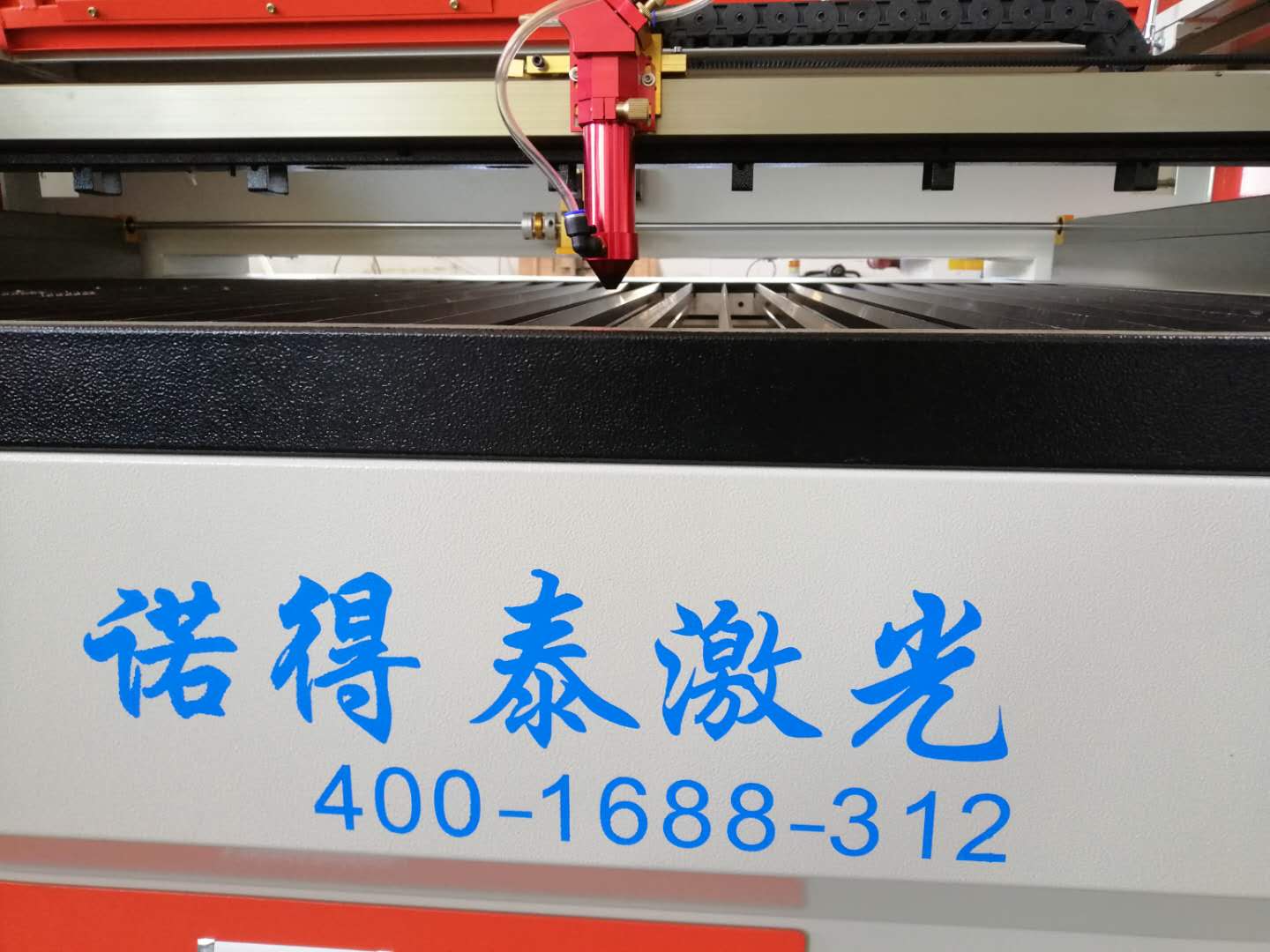 高功率亞克力激光切割機(jī)面臨技術(shù)問(wèn)題有哪些？
